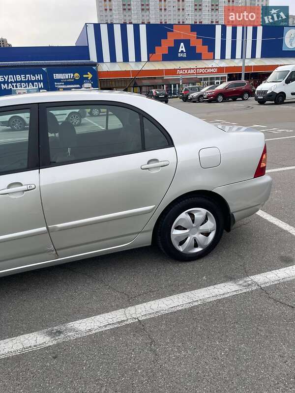 Седан Toyota Corolla 2005 в Киеве