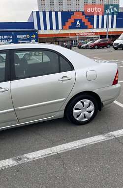 Седан Toyota Corolla 2005 в 