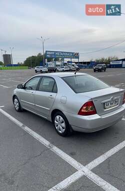 Седан Toyota Corolla 2005 в 