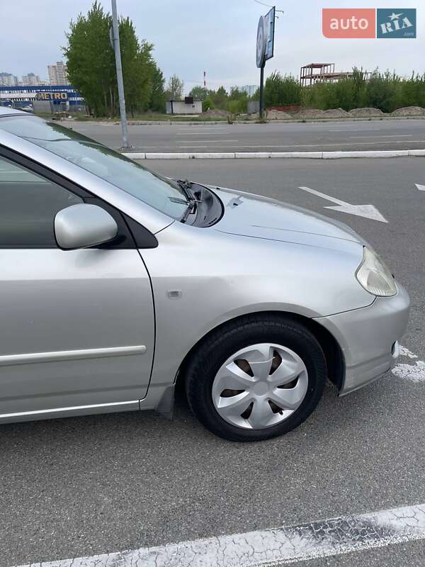 Седан Toyota Corolla 2005 в Киеве