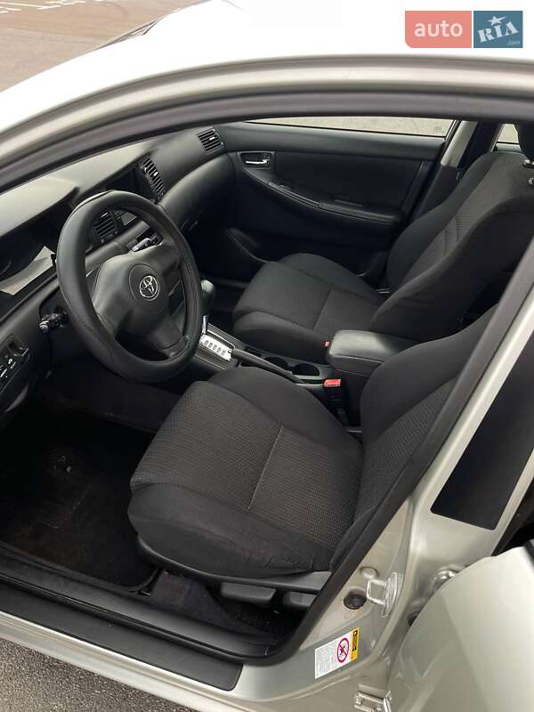 Седан Toyota Corolla 2005 в Киеве