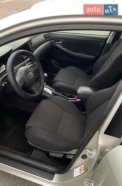Седан Toyota Corolla 2005 в 