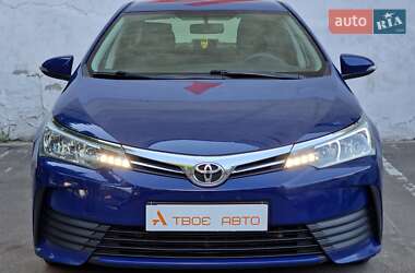 Седан Toyota Corolla 2018 в 