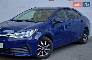 Седан Toyota Corolla 2018 в 