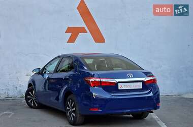 Седан Toyota Corolla 2018 в 