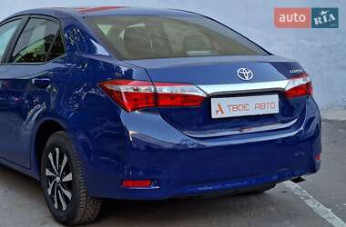 Седан Toyota Corolla 2018 в 