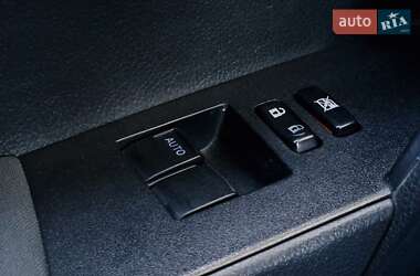 Седан Toyota Corolla 2018 в 