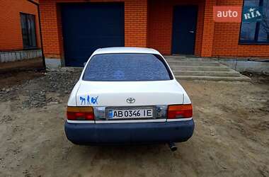 Седан Toyota Corolla 1993 в 
