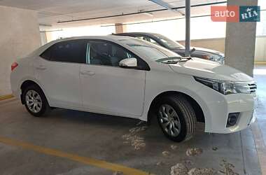 Седан Toyota Corolla 2016 в Славянске