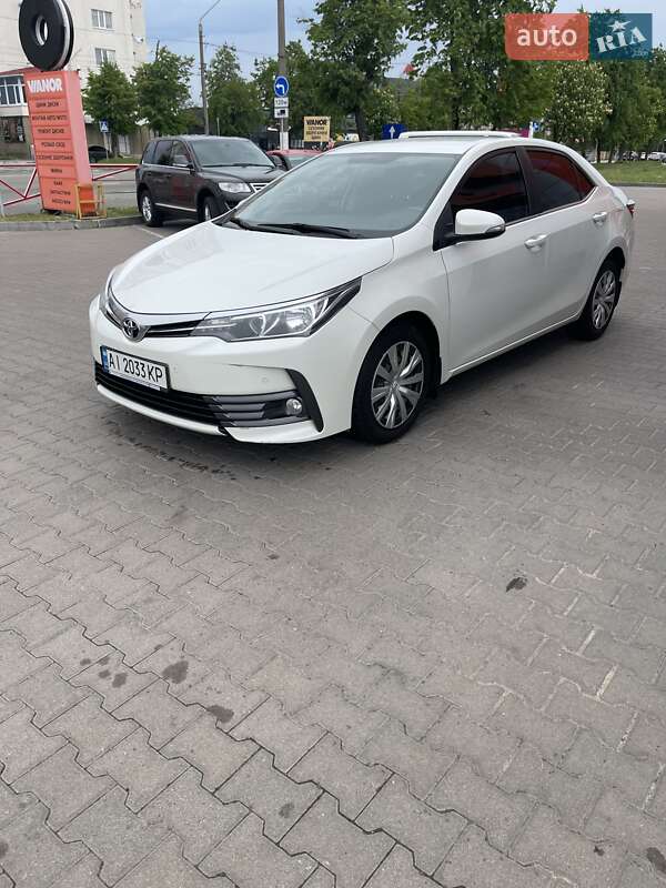 Седан Toyota Corolla 2018 в Києві