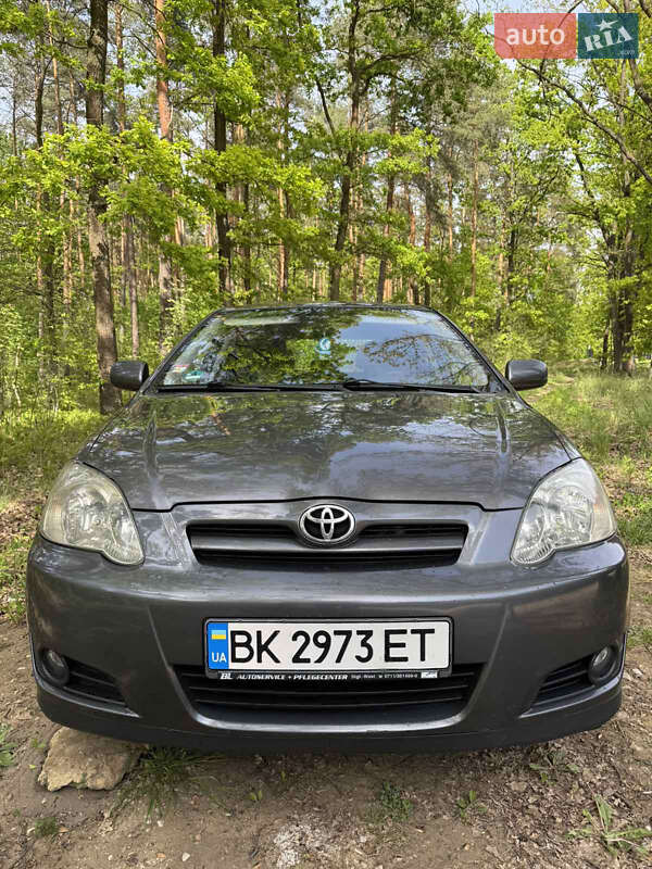 Хетчбек Toyota Corolla 2006 в Рівному