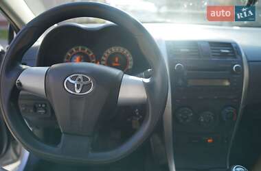 Седан Toyota Corolla 2011 в 