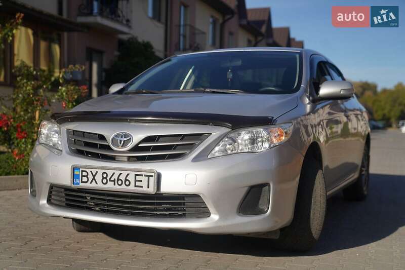 Седан Toyota Corolla 2011 в Хмельницькому
