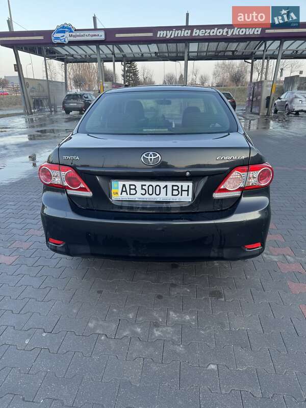 Седан Toyota Corolla 2012 в Виннице