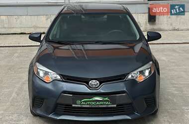 Седан Toyota Corolla 2015 в 