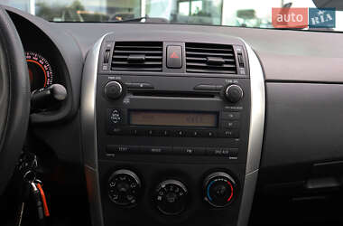 Седан Toyota Corolla 2013 в 