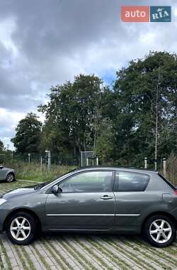 Хетчбек Toyota Corolla 2004 в 