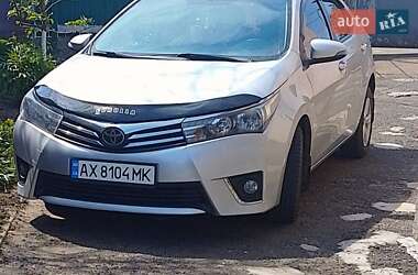Седан Toyota Corolla 2015 в Решетиловке