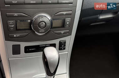 Седан Toyota Corolla 2010 в 