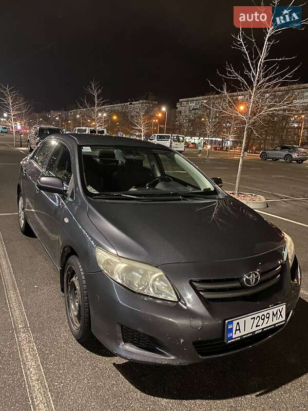 Седан Toyota Corolla 2008 в Киеве