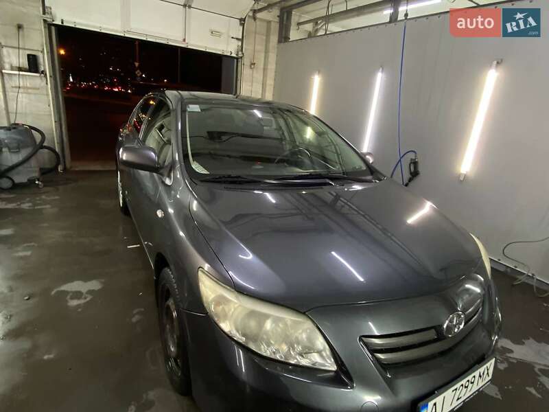 Седан Toyota Corolla 2008 в Киеве