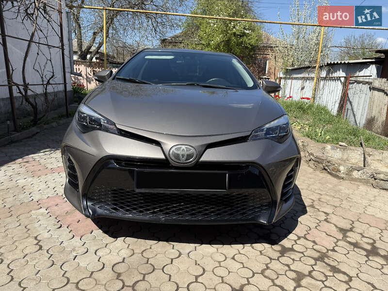 Седан Toyota Corolla 2017 в Кропивницькому