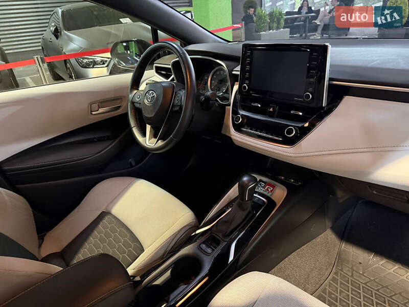 Хэтчбек Toyota Corolla 2021 в Киеве