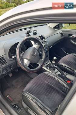 Седан Toyota Corolla 2013 в 