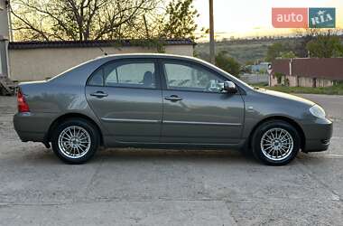 Седан Toyota Corolla 2004 в 