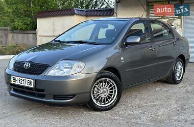Седан Toyota Corolla 2004 в 