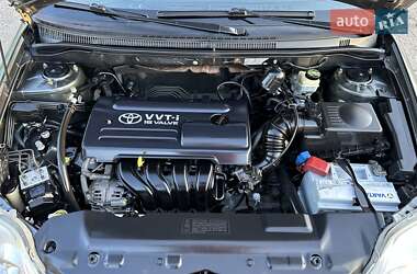 Седан Toyota Corolla 2004 в 