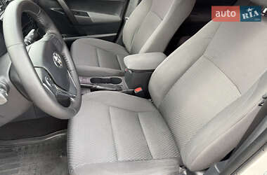 Седан Toyota Corolla 2017 в 