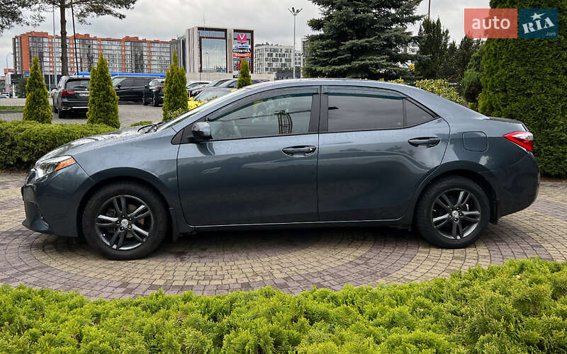 Седан Toyota Corolla 2016 в Львове