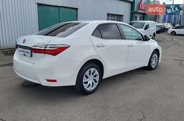 Седан Toyota Corolla 2018 в 