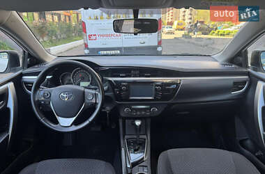 Седан Toyota Corolla 2013 в 
