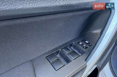 Седан Toyota Corolla 2013 в 