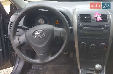 Седан Toyota Corolla 2009 в 