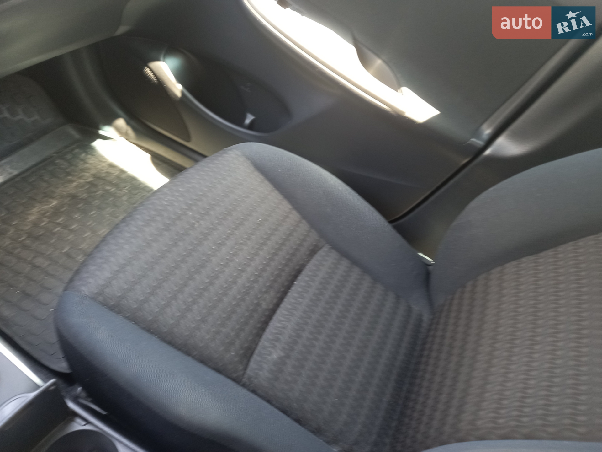 2011 Toyota Corolla - мініатюра 9