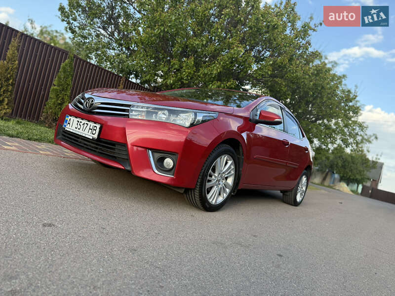 Седан Toyota Corolla 2014 в 