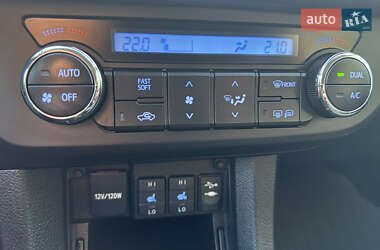 Седан Toyota Corolla 2014 в 