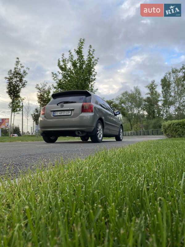 Хетчбек Toyota Corolla 2003 в Дніпрі