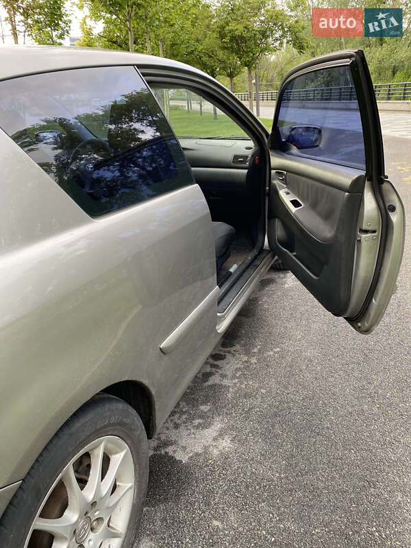 Хетчбек Toyota Corolla 2003 в Дніпрі