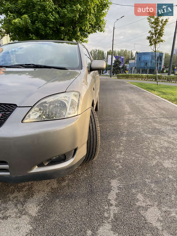 Хетчбек Toyota Corolla 2003 в Дніпрі