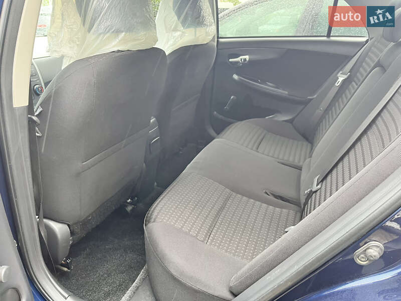 Седан Toyota Corolla 2011 в Трускавце