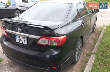 Седан Toyota Corolla 2012 в Киеве