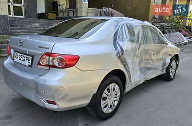 Седан Toyota Corolla 2011 в 