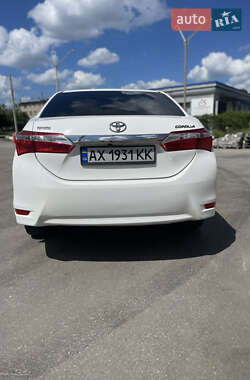 Седан Toyota Corolla 2014 в 
