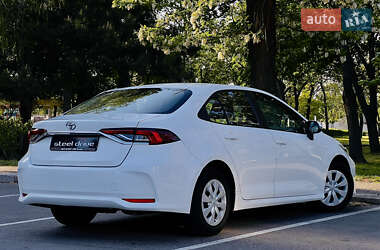 Седан Toyota Corolla 2019 в 