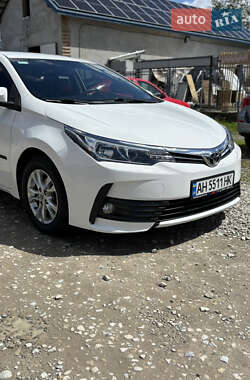 Седан Toyota Corolla 2018 в Ивано-Франковске