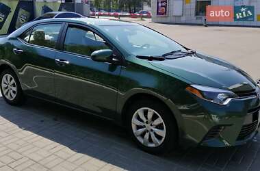 Седан Toyota Corolla 2015 в 